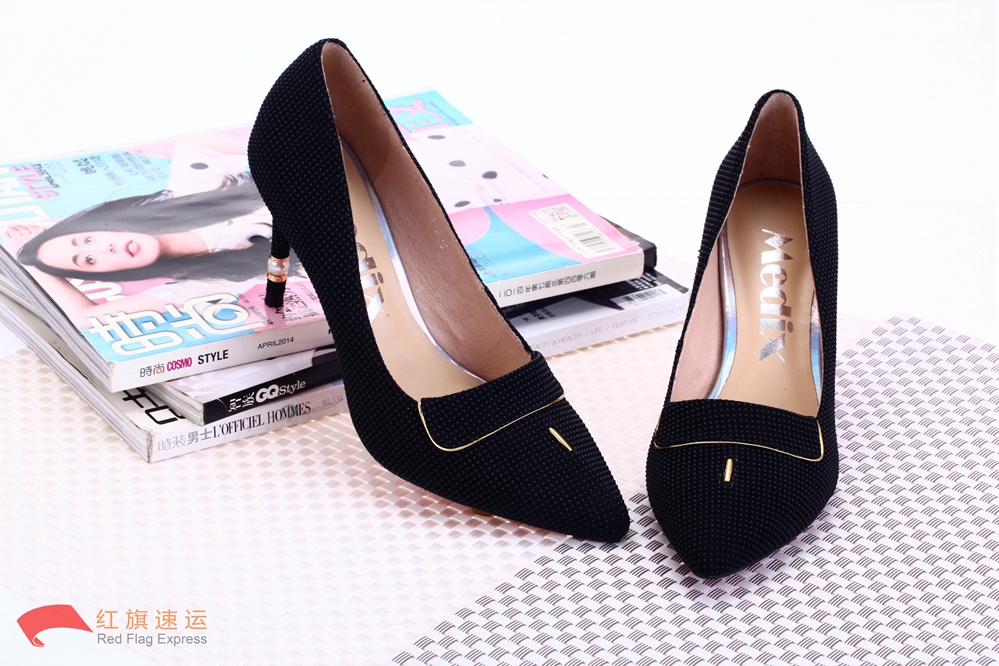 16557788262425.jpg 摄图网_500766859_高跟鞋(企业商用)_副本.jpg